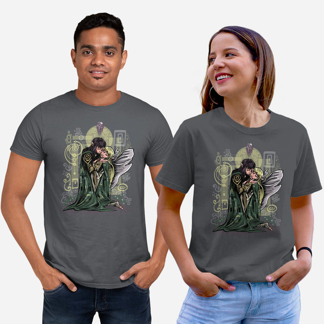 The Dark Kiss-Unisex-Basic-Tee-zascanauta