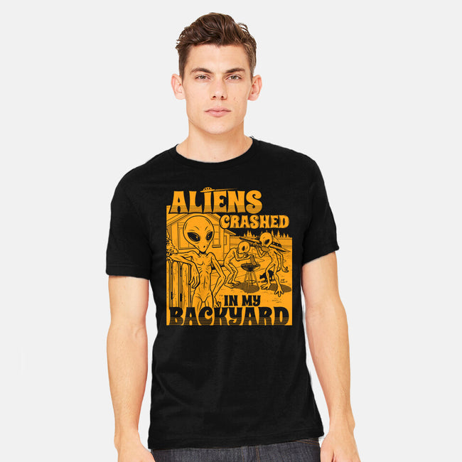 Aliens Crashed In My Backyard-Mens-Heavyweight-Tee-Boggs Nicolas