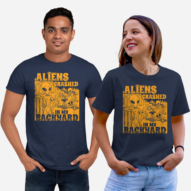 Aliens Crashed In My Backyard-Unisex-Basic-Tee-Boggs Nicolas