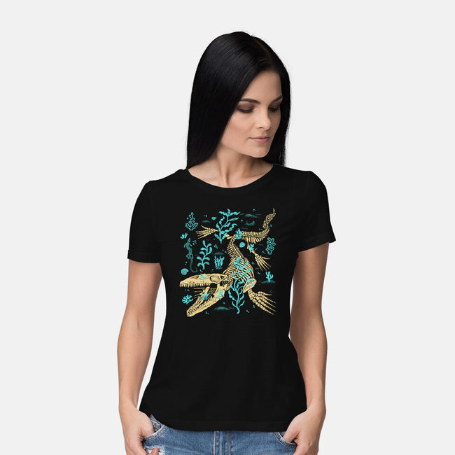 Mosasaurus Fossils-Womens-Basic-Tee-estudiofitas