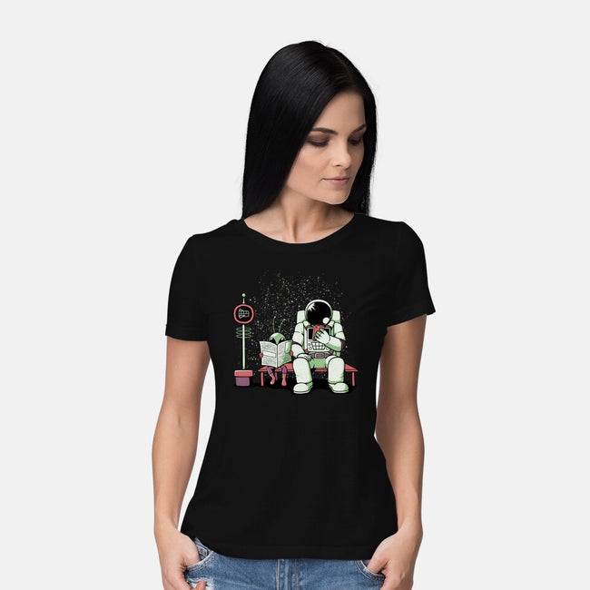 Bus Stop In Space-Womens-Basic-Tee-tobefonseca