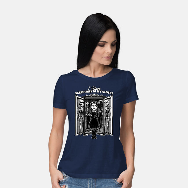 Skeleton Closet-Womens-Basic-Tee-Studio Mootant