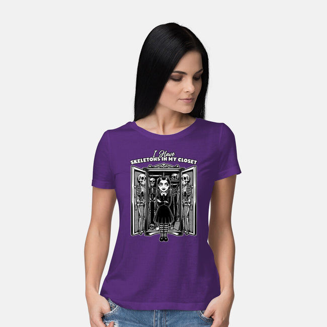 Skeleton Closet-Womens-Basic-Tee-Studio Mootant