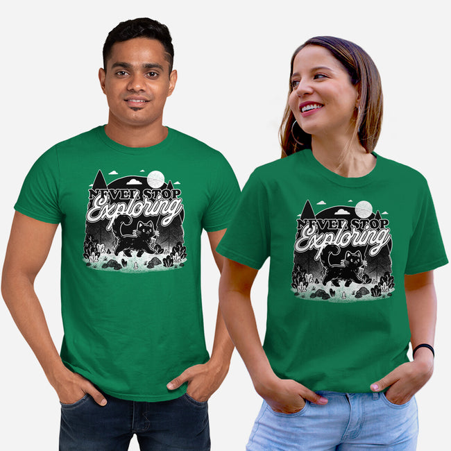 Cat Wilderness Exploration-Unisex-Basic-Tee-Studio Mootant